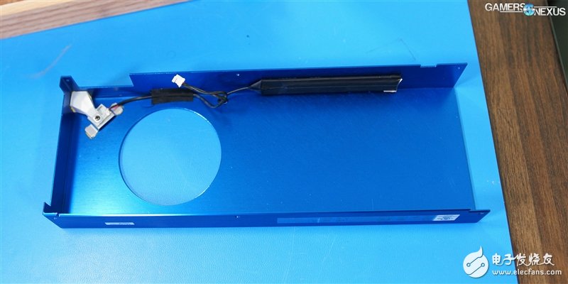 眼红了 竟然有人搞到了两块AMD Vega