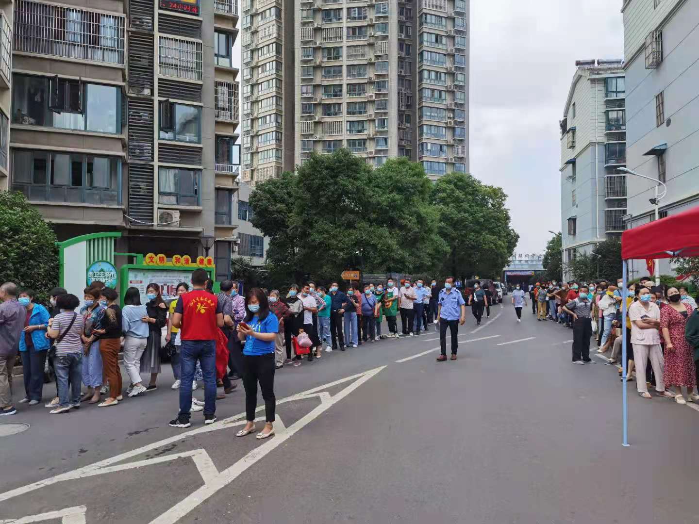 六安：闻令而动，芳华助力核酸检测