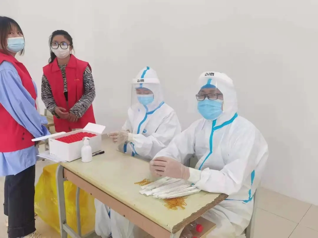 六安95后青年医护人员延迟婚礼奔赴抗疫一线