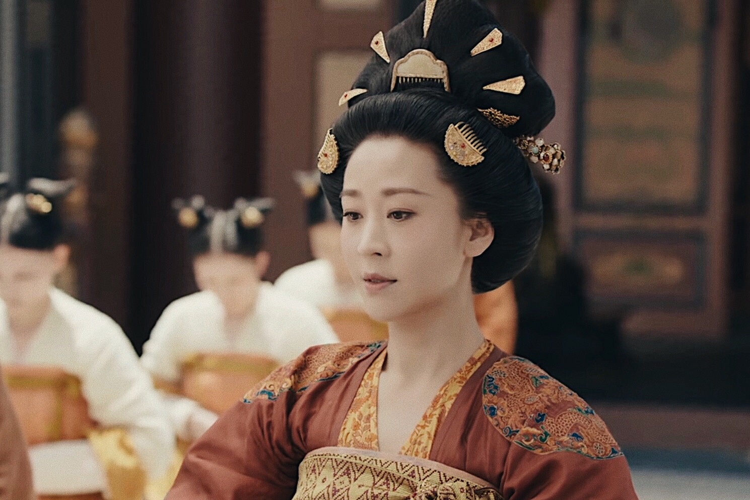 苗圃《骊歌行》热播 从穆桂英到皇后再见演员良心