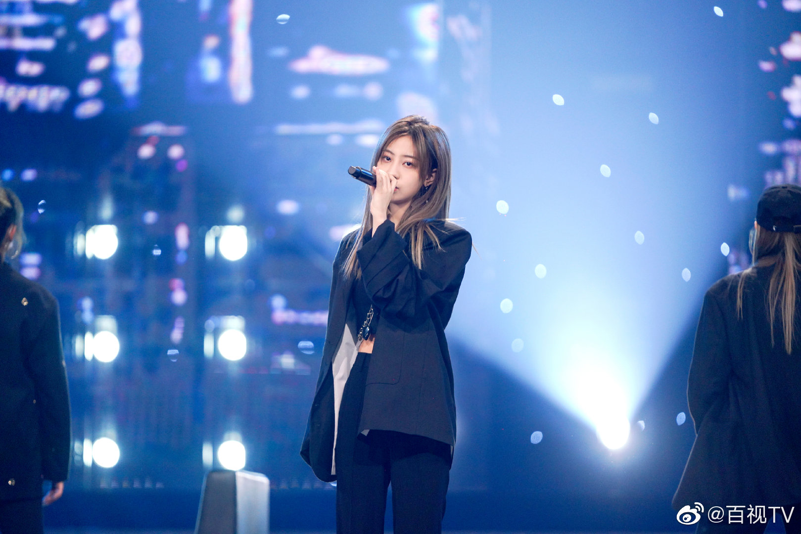 东方卫视《金曲芳华》SNH48袁一琦帅气演绎《每天》