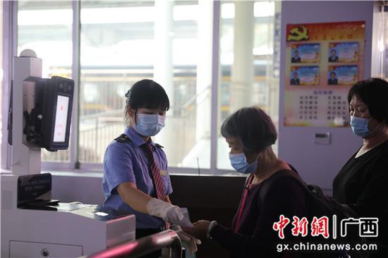 清明小长假桂林火车站估量发送游客22万人次