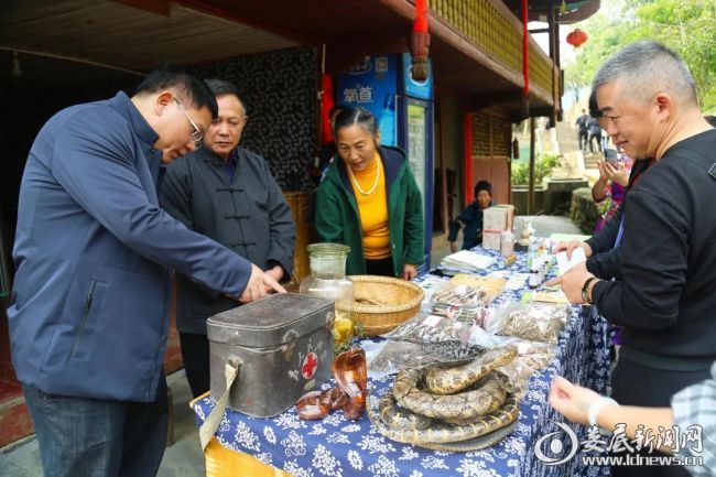 百家媒体聚司城，精准扶贫有成就！