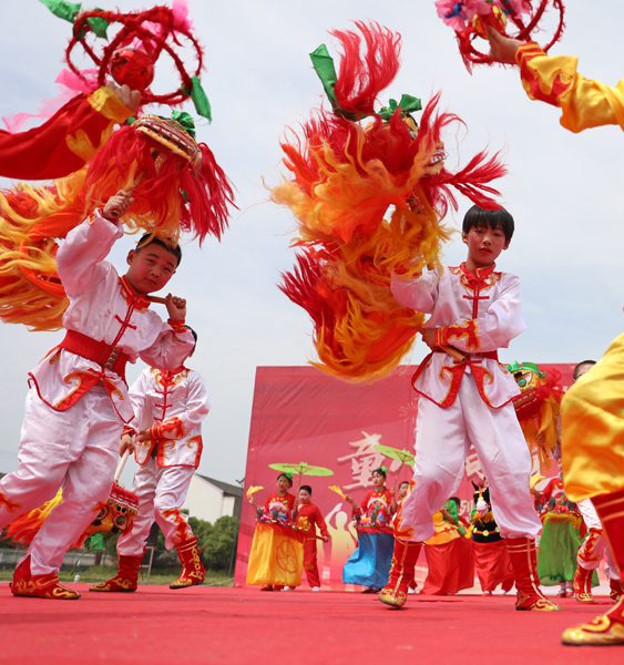 村娃传非遗快乐过“六一”