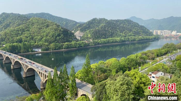 钱塘江流域上游新安江段。 钱晨菲 摄 风自钱塘来——“浙”一江 看“两山”
