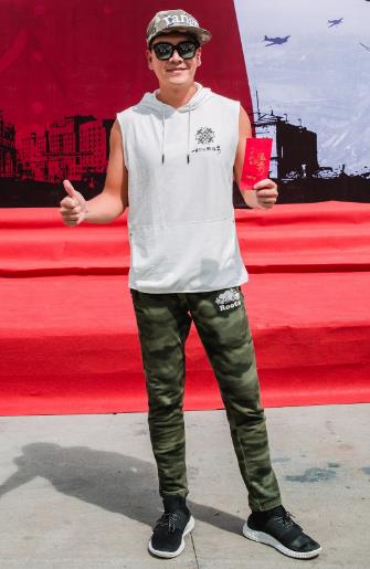 电视剧《一身孤注掷温柔》昨日火热开机 阮经天祝绪丹首搭“天祝”CP搞工作