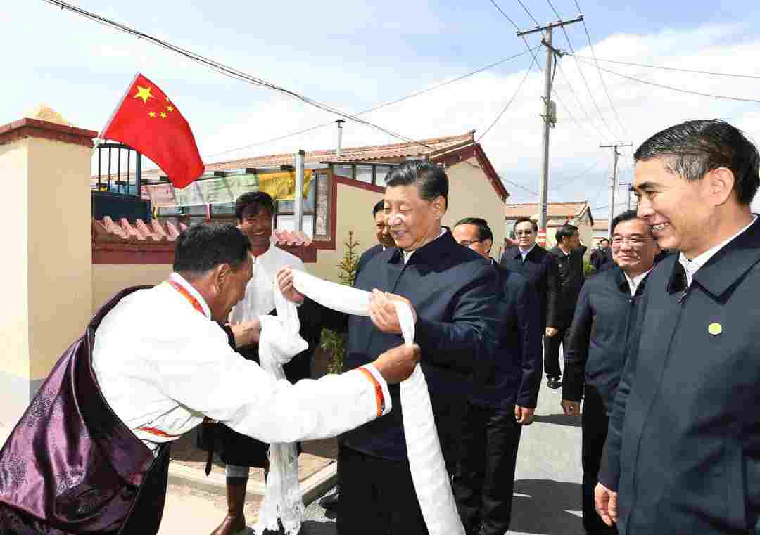 一见·习近平两赴青海看乡村，有一个共同的关键词