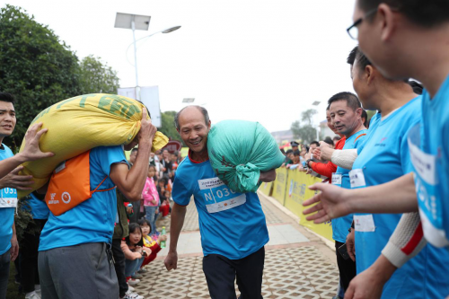 体育助力，湖南首个“瑰丽村子”环湖半程马拉松赛在衡南进行_湖北在线