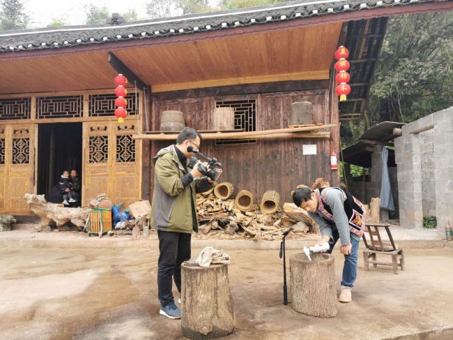 格斗吧，我的乡亲！ ——湖南省永顺县杨木村脱贫乡亲札记