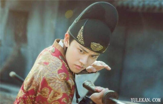 《锦衣之下》陆绎袁今夏为什么不以情侣的身份示人呢？