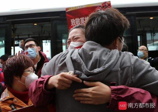 85名援助武汉医疗队员平安返粤 年数最小仅23岁