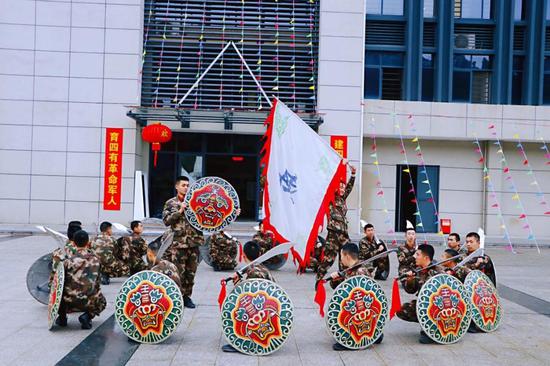 武警温州支队：“云”上文化“大礼包”为春节添出色