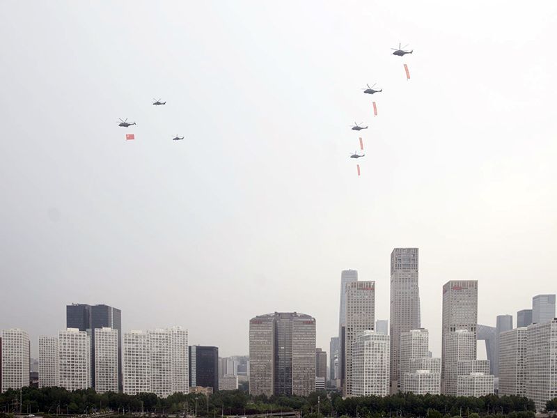 共庆百光阴诞 ｜首都会民寓目空中梯队航行演出