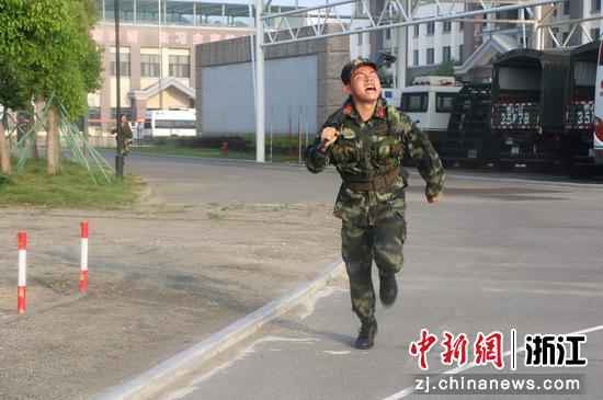 武警浙江总队台州支队开展预提批示士官集训毕业查核