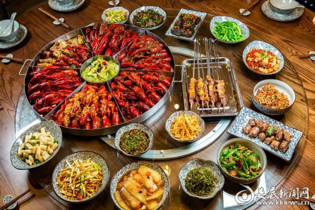 出色长沙 暗香浮动——“湖南人游省会•媒体总编辑看长沙”勾当掠影