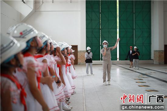 旅行厂房。吴明江 摄 广西西津电厂进行企业开放日勾当