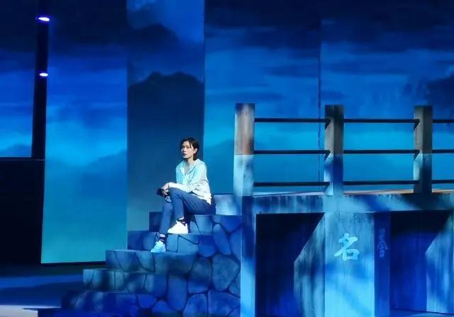 她是谁？竟被万茜称为“真正意义上乘风破浪的姐姐”