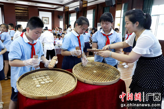 广西荔浦:非遗进校园 传承传统文化