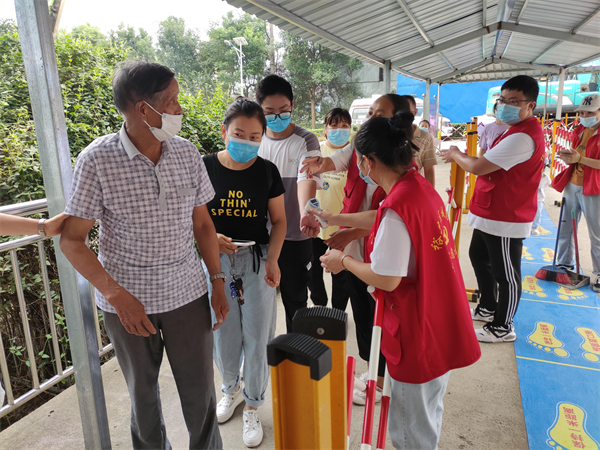 六安市城南镇：吹响芳华集结号 助力新冠疫苗接种