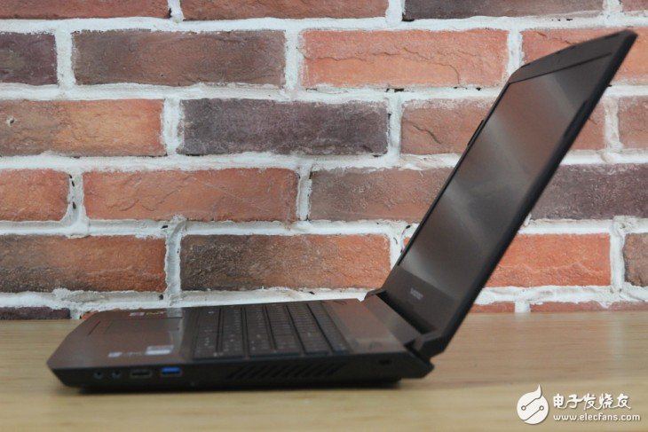 雷神911SE游戏本怎么样？雷神911SE评测：超值的电竞选择