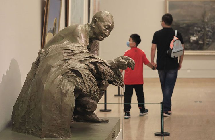 中国美术馆藏科技题材美术作品展开幕