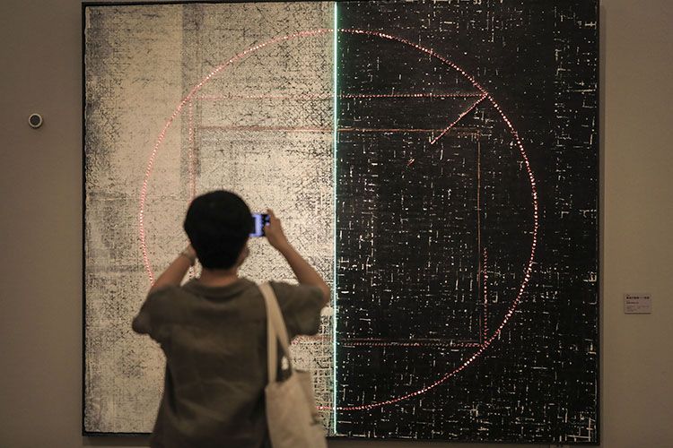 中国美术馆藏科技题材美术作品展开幕