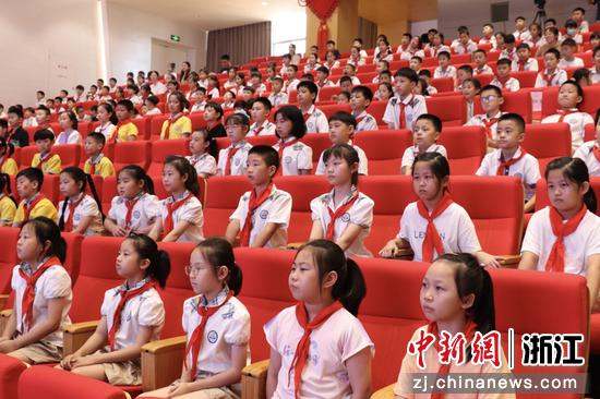 浙江南太湖新区“开学第一课”：和英雄重温峥嵘岁月