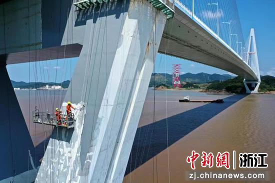 浙江舟山桃夭门大桥全面“调养美容” 估量10月底落成