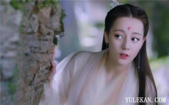 粉丝为什么但愿迪丽热巴和经纪公司解约？