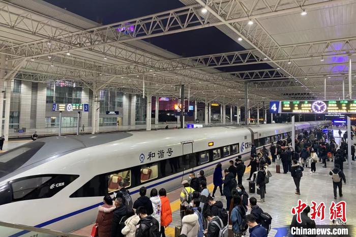 浙江多地发通知：倡导就地过年 非必要不返乡