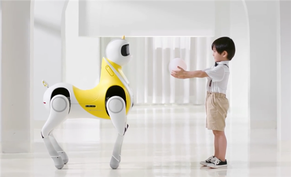 小鹏公布全球首款可骑乘智能机械马！真的能骑 成就超强大