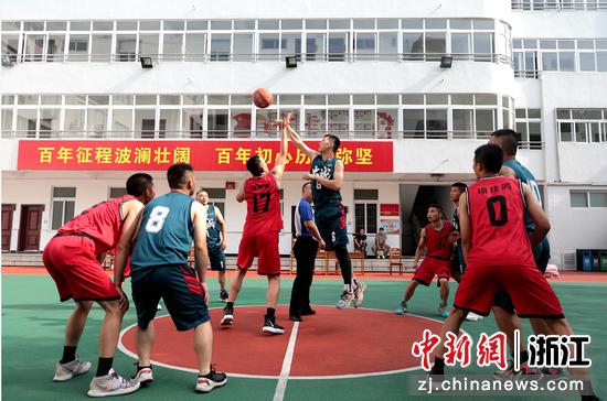 武警浙江总队温州支队举行篮球赛 揭示热血芳华