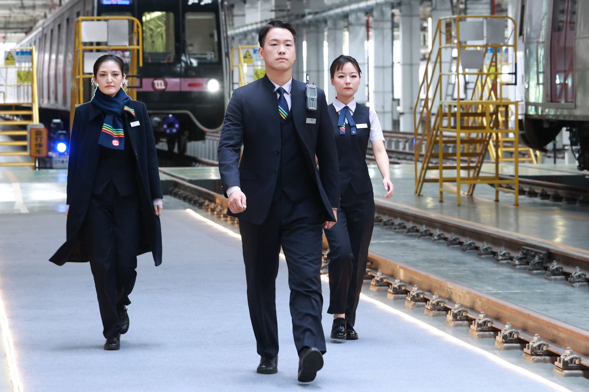 北京京港地铁员工着“新装”走秀 有颜又有料