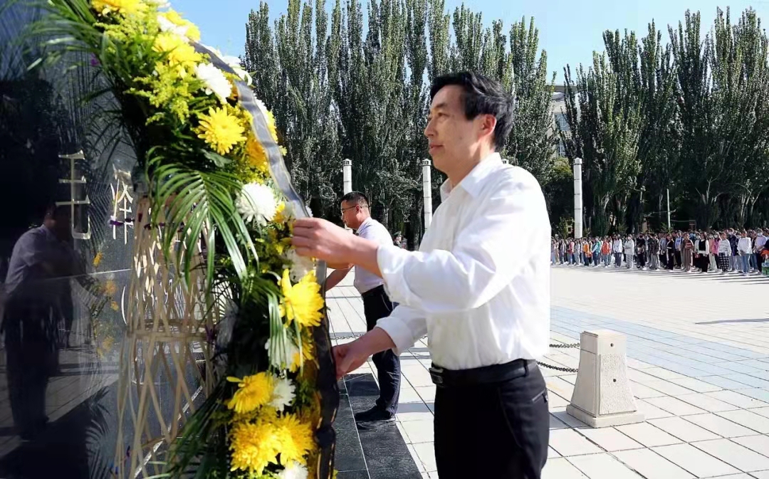 银川能源学院举办毛泽东逝世45周年怀念运动