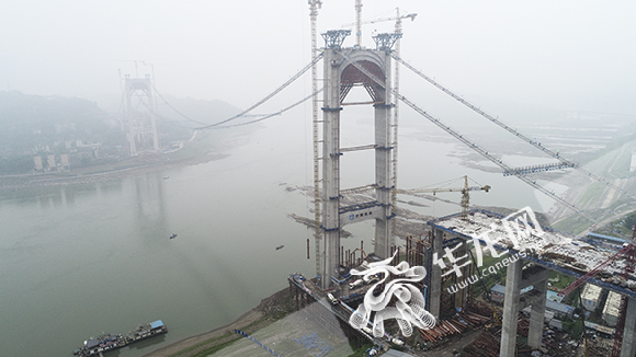 视频 | 震撼！修建工人百米高空“走猫步” 郭家沱长江大桥估量2022年建成