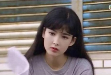 已是54岁的周慧敏，几经波折，终是圆满。