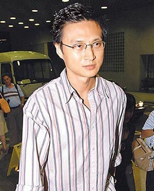 已是54岁的周慧敏，几经波折，终是圆满。