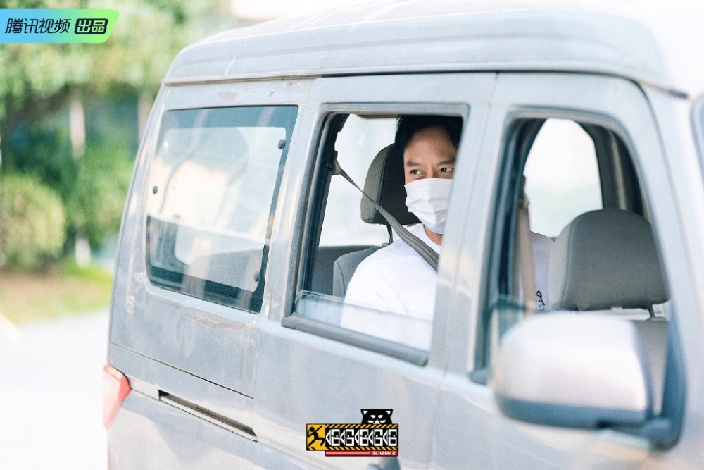 孙俪夸邓超做biangbiang面不难吃“实属难得”，超哥回应直接飘了