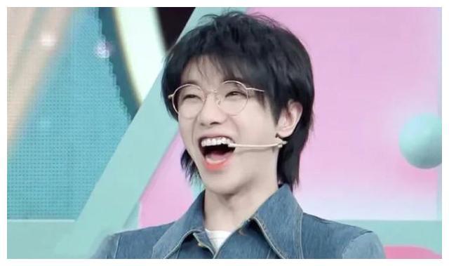 QQ音乐盛典第一批歌手官宣，出道一年，单依纯就跟周杰伦同台