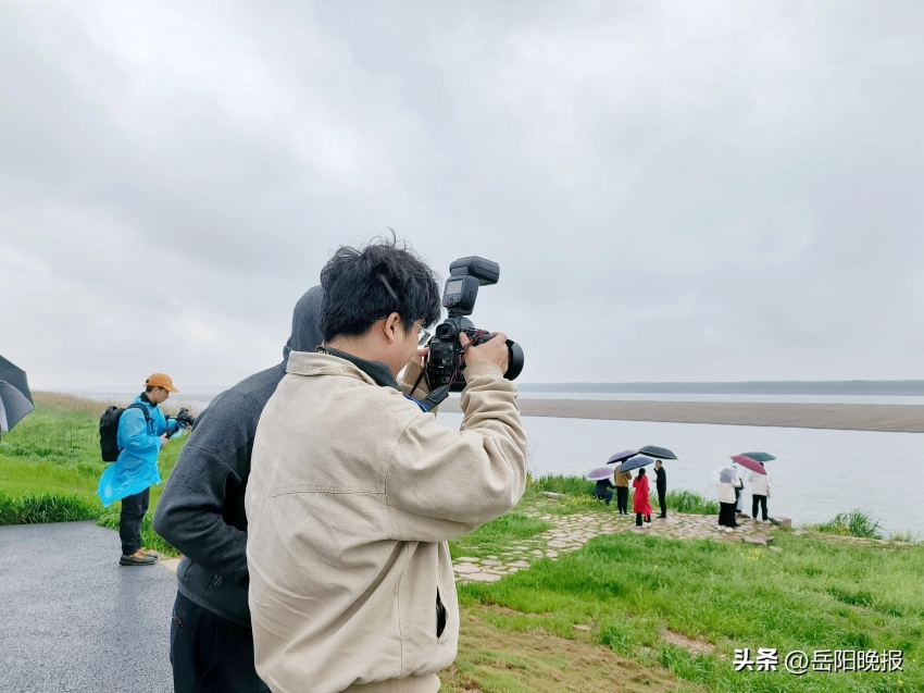 “好评中国·走进湖南”岳阳行暨“五年蝶变·守护碧水展新姿”网络主题宣传活动启动