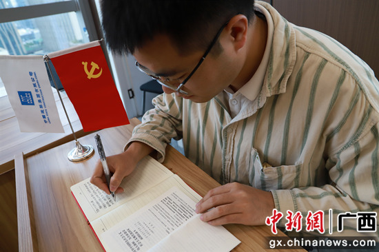 主办方 供图 中建四局工地举行“金句我来读”分享盛宴会