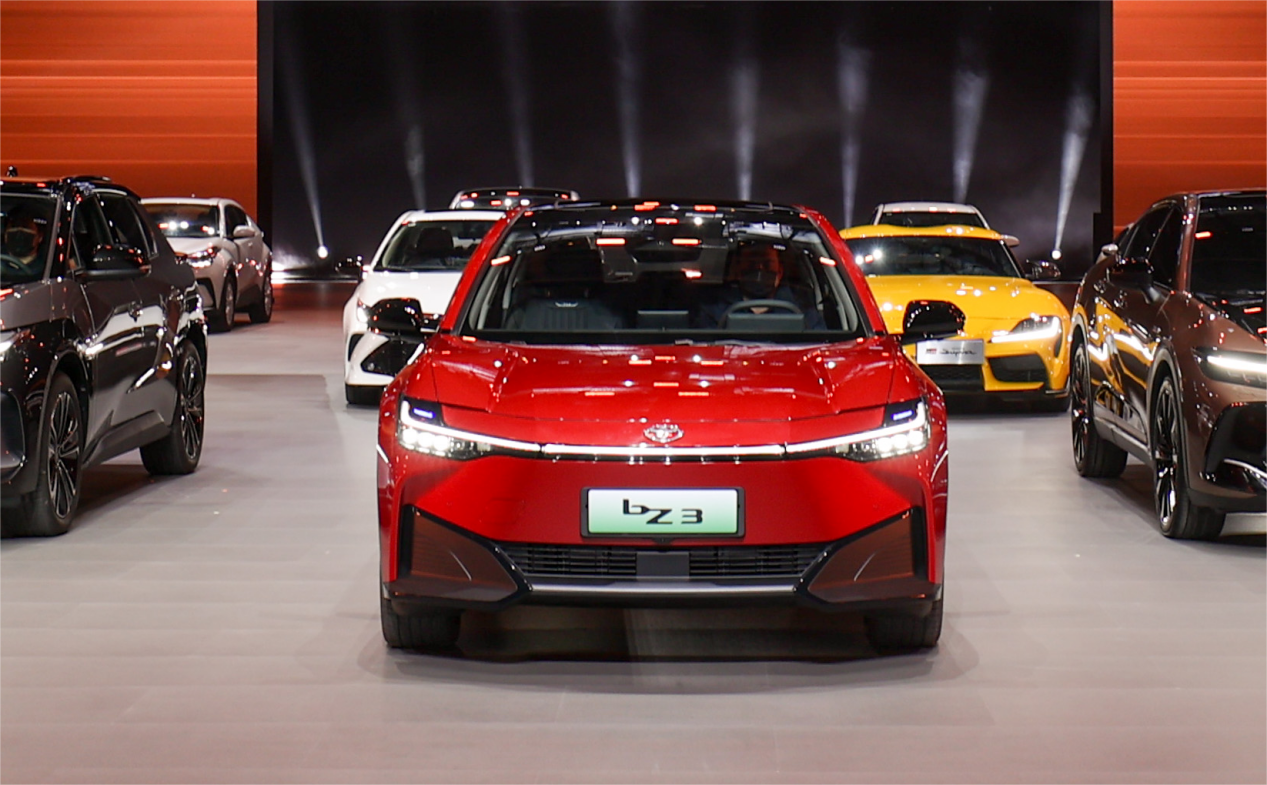 首款纯电中型车bZ3开启预定，一汽丰田进入千万+时代