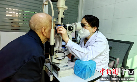 “五一”假期桂林医务人员坚守岗位护健康