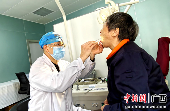 “五一”假期桂林医务人员坚守岗位护健康