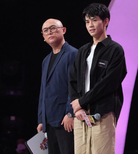 《非诚勿扰》：与其查岗不如提高魅力，吸引会比控制更加有效