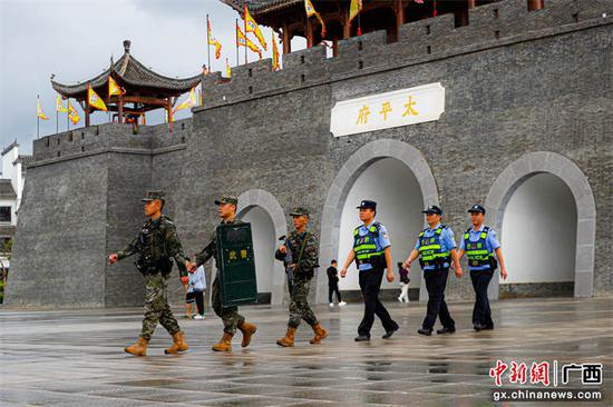 “五一”假期武警官兵用实际行动护国泰民安