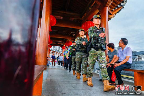 “五一”假期武警官兵用实际行动护国泰民安