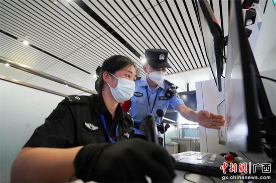 南宁铁路公安守护旅客“五一”假期返程平安