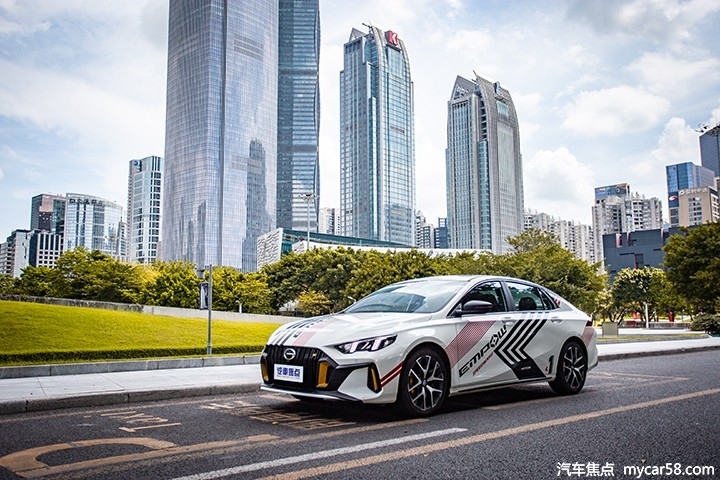 搭高功率1.5T，自带排气声浪，这3款运动家轿顶配还不到14万