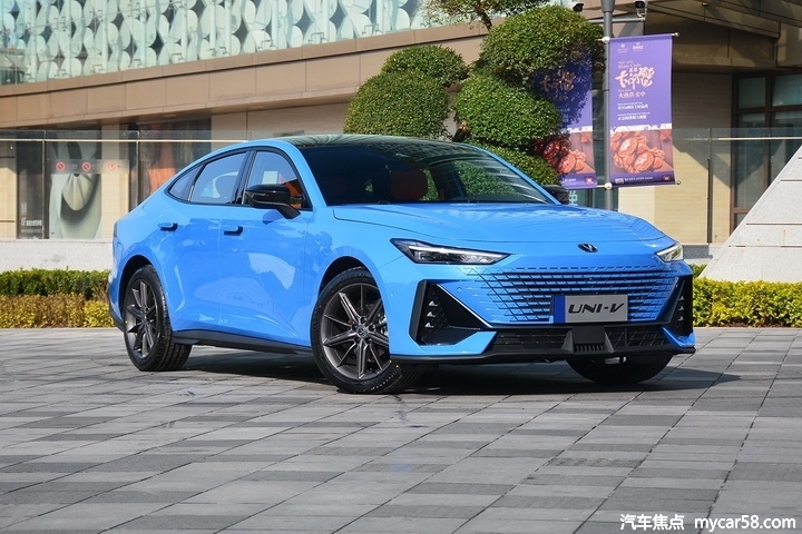 搭高功率1.5T，自带排气声浪，这3款运动家轿顶配还不到14万